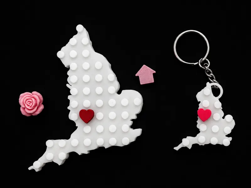 England Brick magnet with movable heart