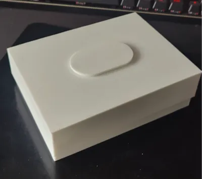 Box for wet wipes with magnets