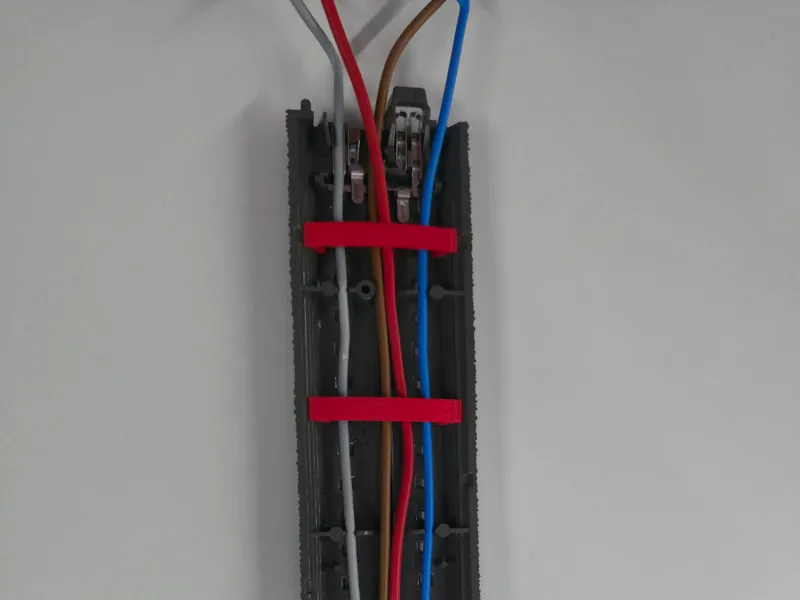 Märklin C-Track Cable Clip – Snap-in Wire Holder