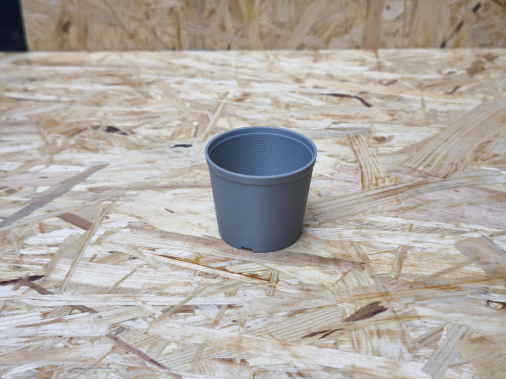 Miniatura 2 do modelo 3D Minimalist Indoor/Outdoor Planter 