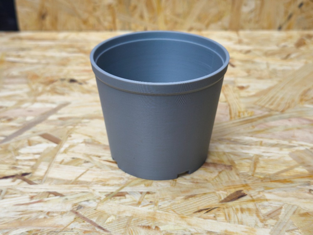 Miniatura 4 do modelo 3D Minimalist Indoor/Outdoor Planter 