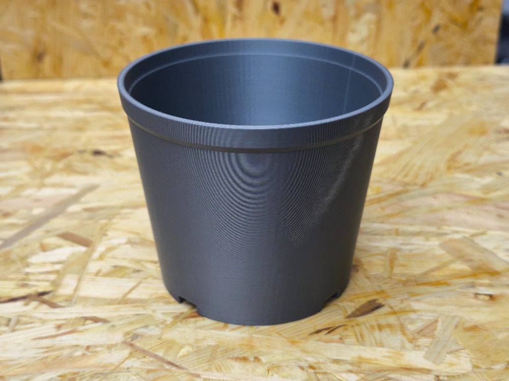 Miniatura 1 do modelo 3D Minimalist Indoor/Outdoor Planter 