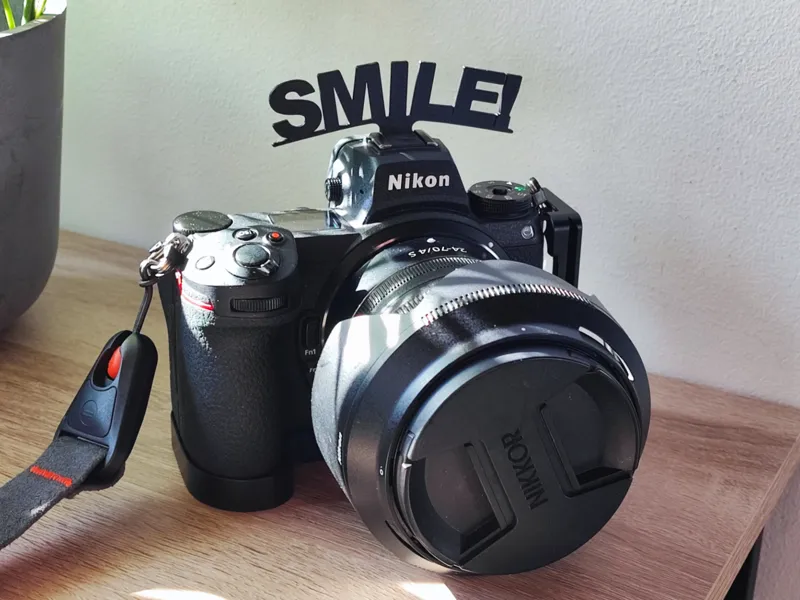 Smile lettering for DSLR cameras