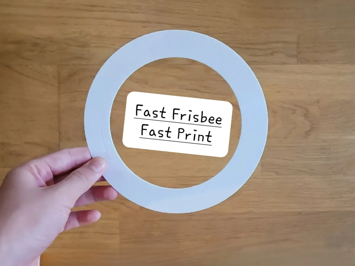 Frisbee léger — vol longue distance