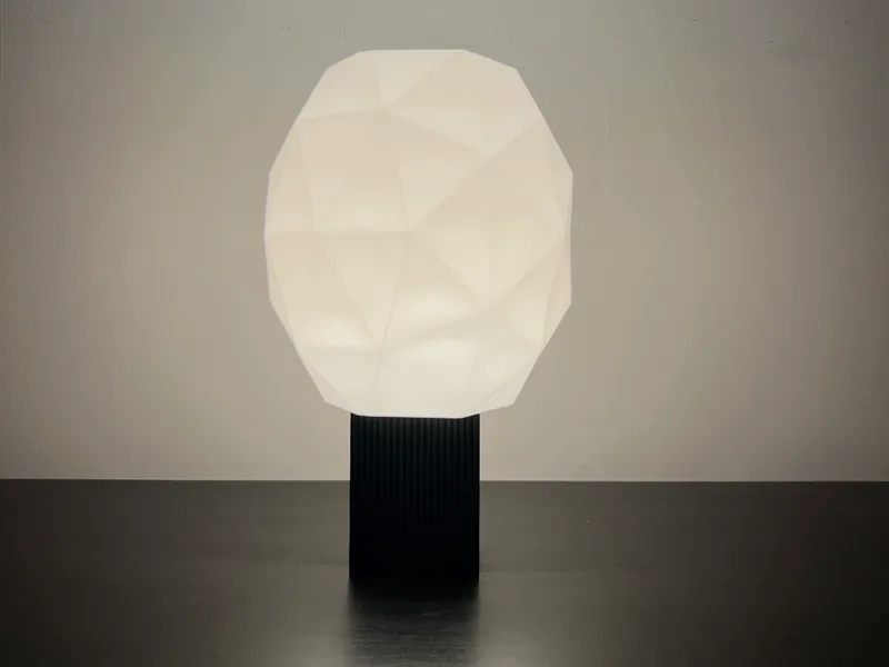 Lamp shade with ribbed base