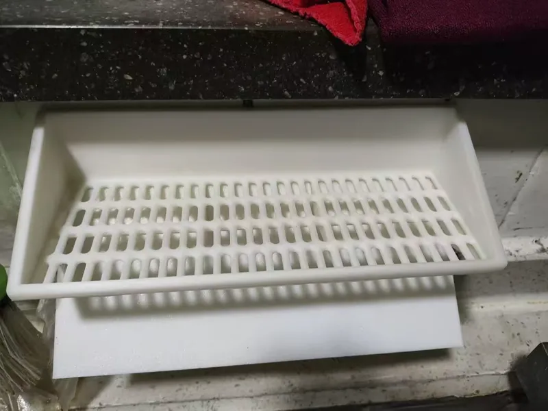 厨房沥水架，自带导水功能，放清洁用具用