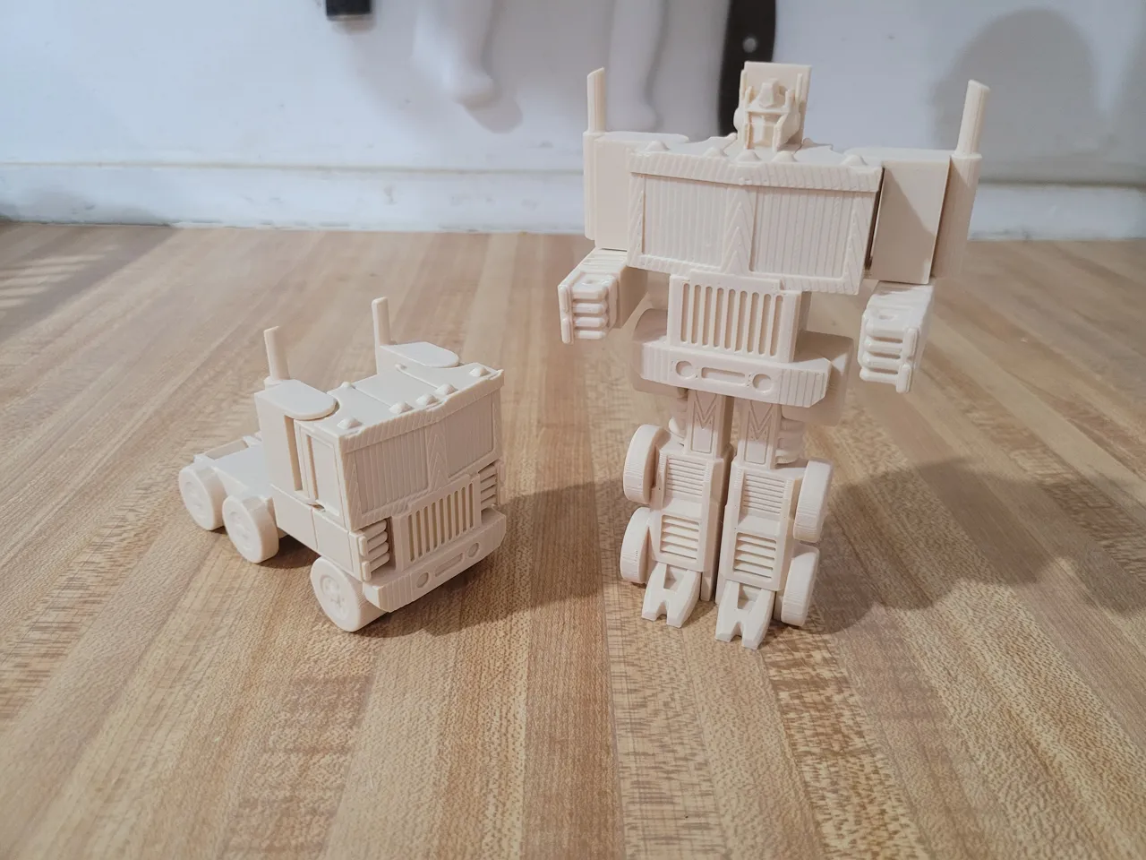 Transformable Truck Robot Print In Place view 2