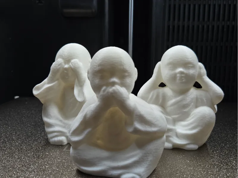 3 weise Buddha Statuen