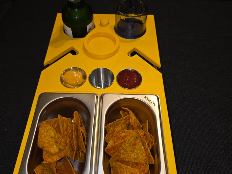 Couch Tapet for Drinks and Snacks