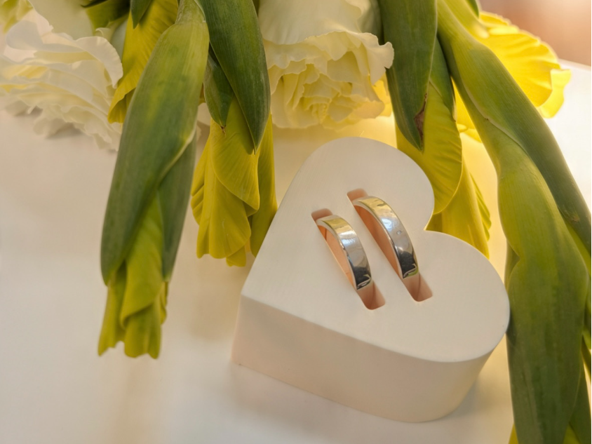 Heart-Shaped Wedding Ring Holder 3D model