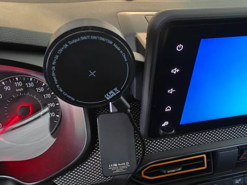 Magsafe holder - Dacia Sandero - Parametric