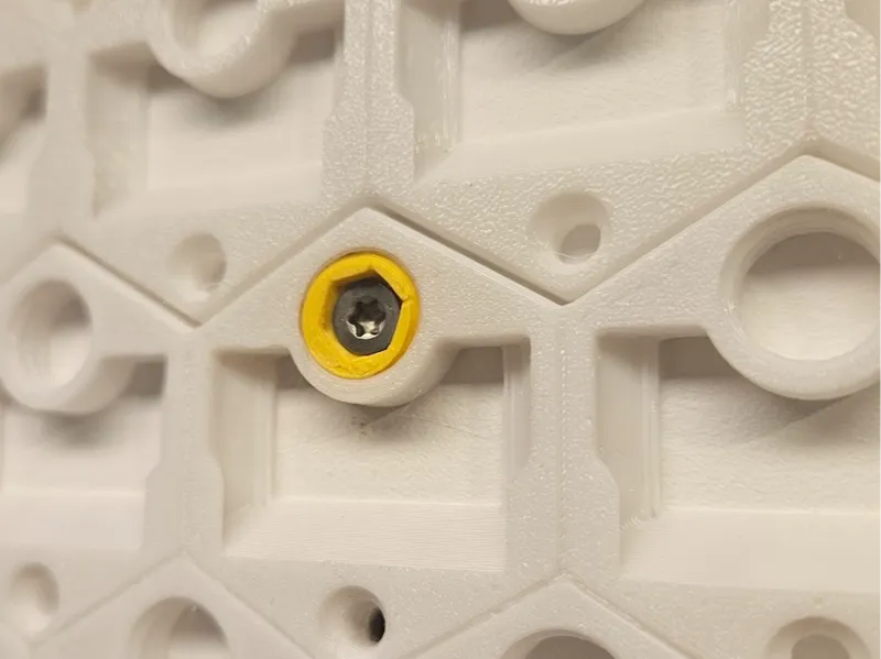 GOEWS additional threaded mount point