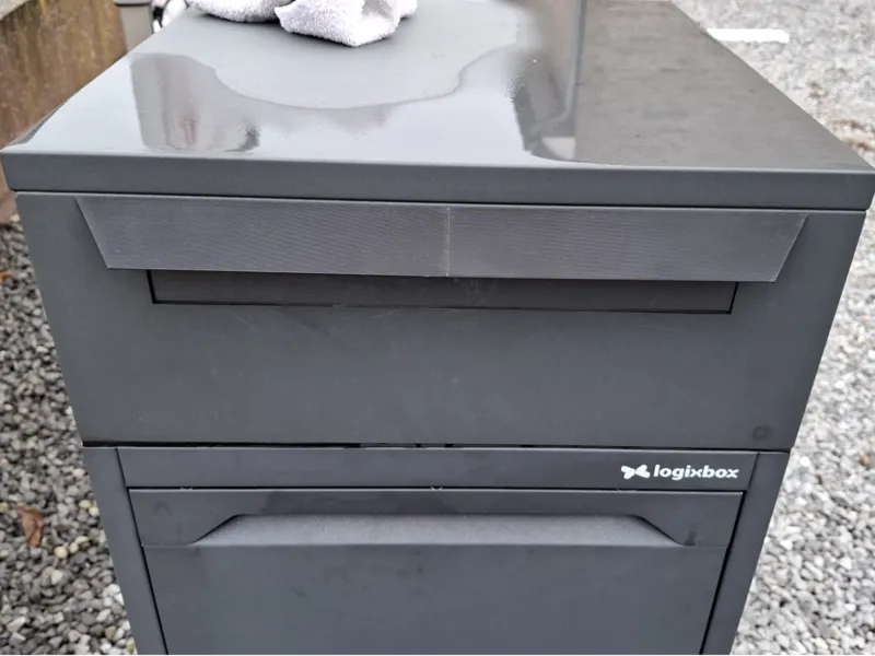 Mailbox letter box postbox roof - prevent wet post