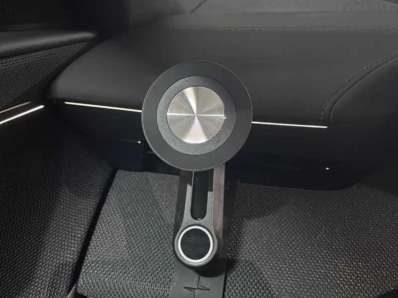Polestar 4 Smartphone Holder