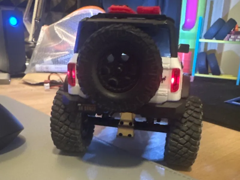 scx24 bronco fari posteriori