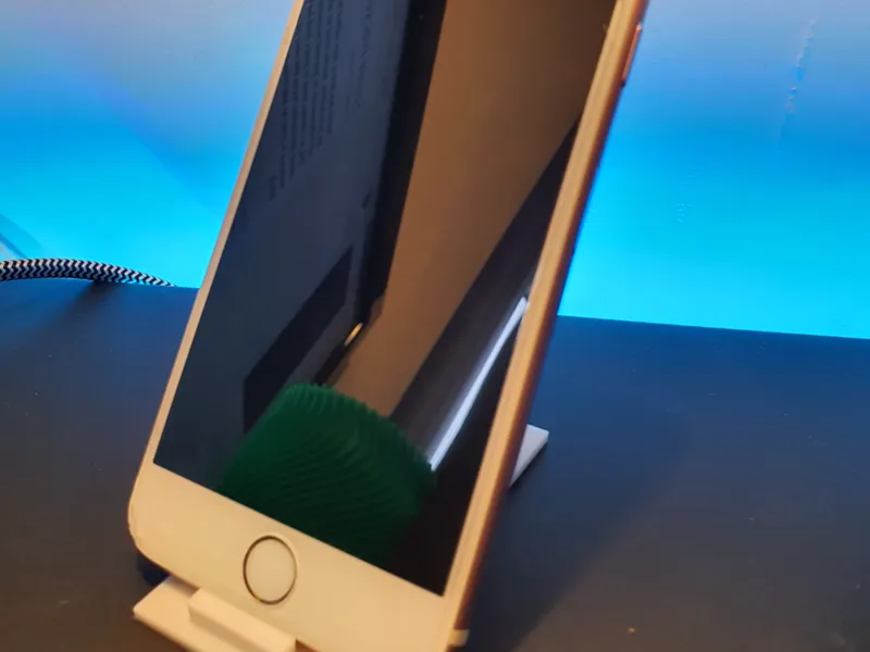 Simple Phone Stand. Fits all phones. 30min print!
