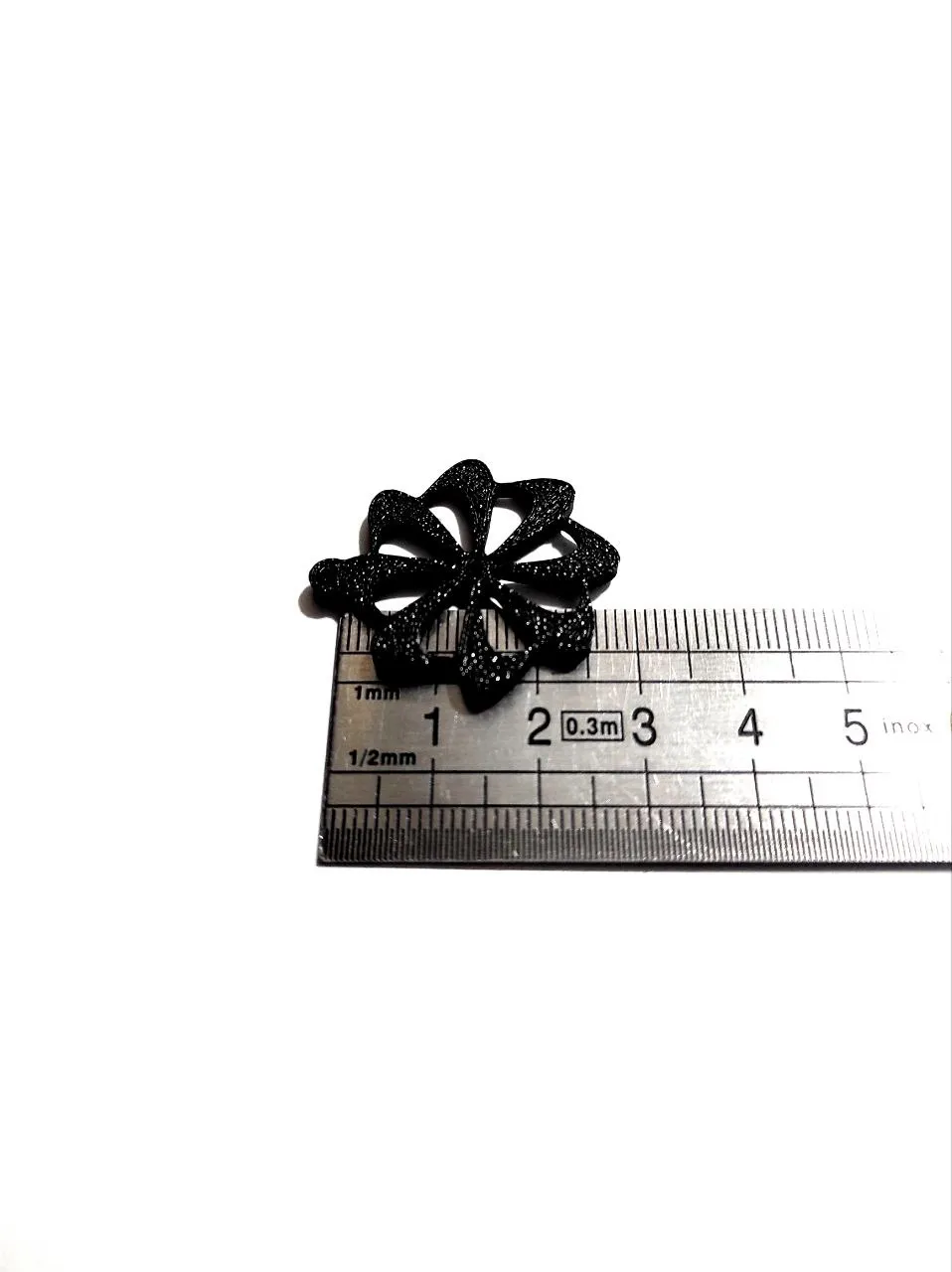 Petal Loop - Earrings view 2
