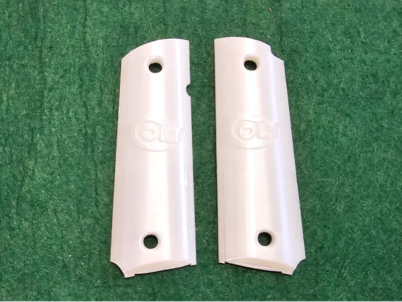 Plaquettes Colt 1911 KWC - Lisse / Logo