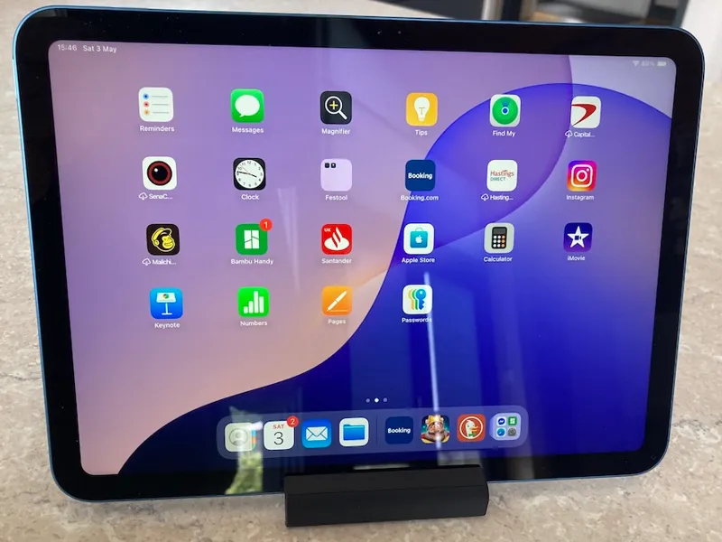 Simple stand for iPad 11