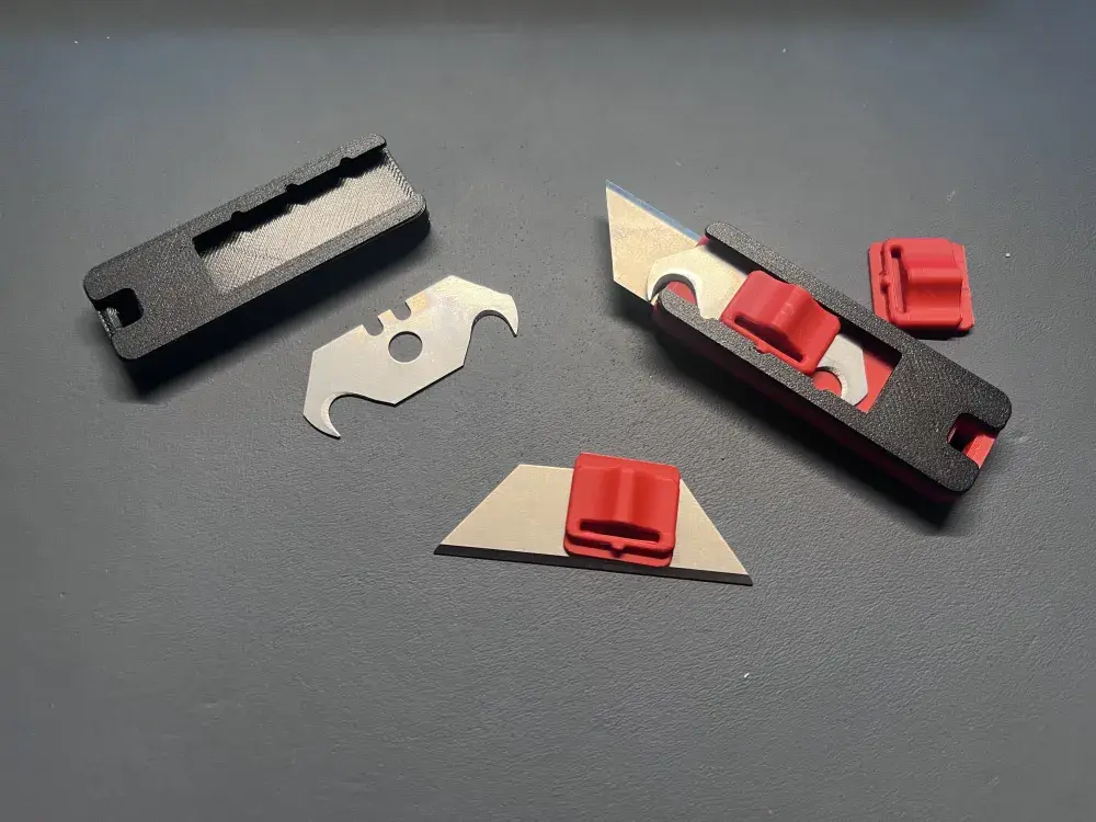Miniatura 2 do modelo 3D 双面梯形刀片小刀
