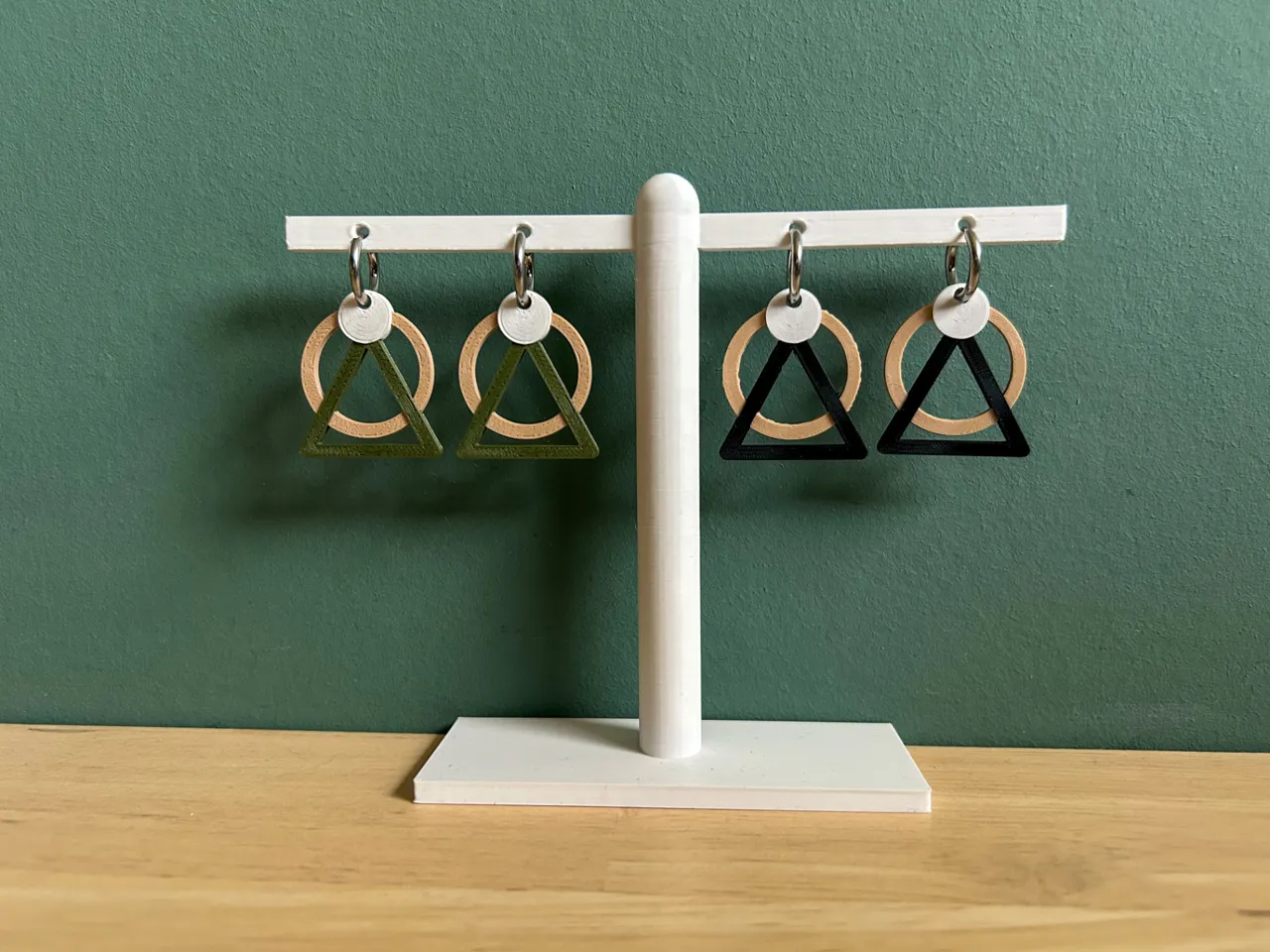 Round triangular earrings view 2