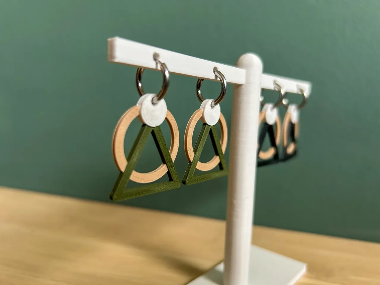 Round triangular earrings view 3