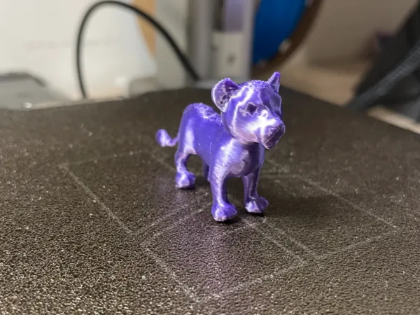 Bébé lion miniature — figurine