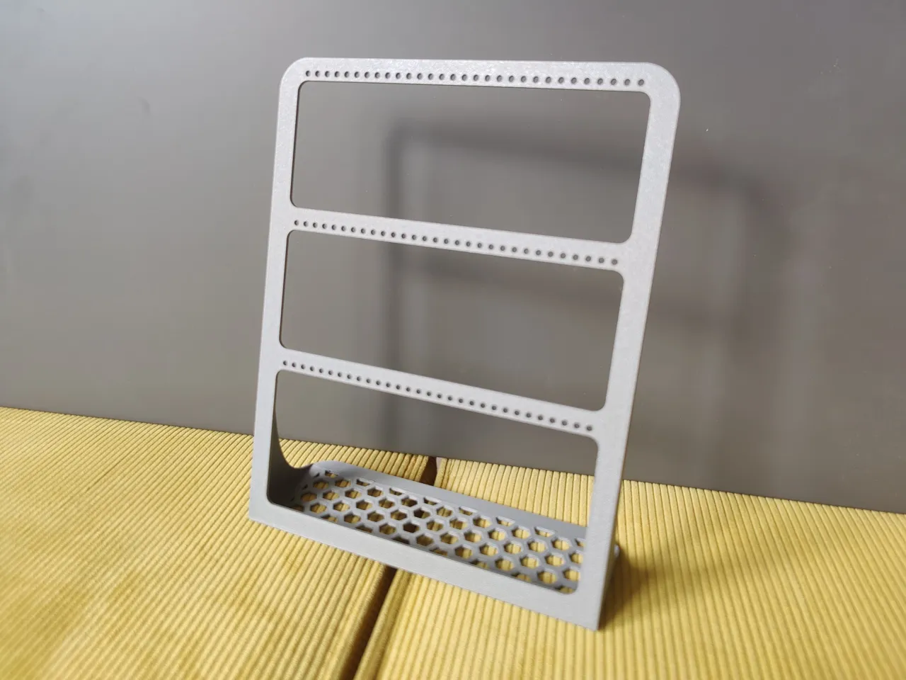 Earring stand holder for long earrings (XXL) view 2