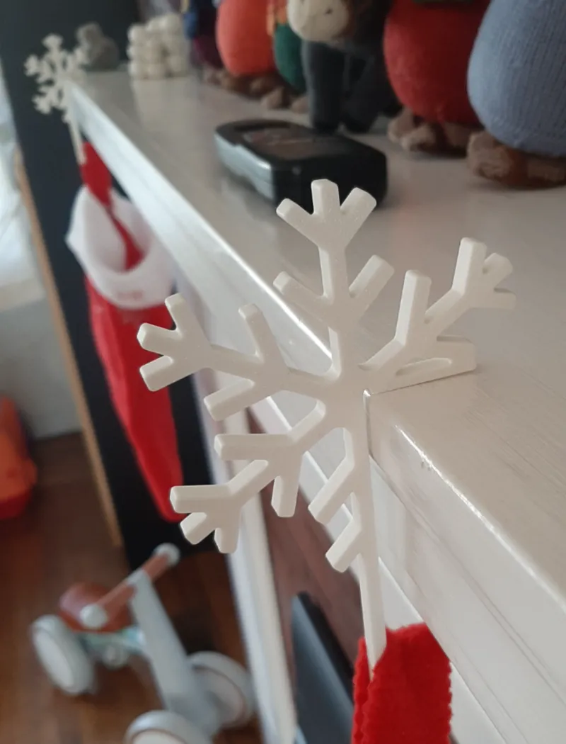 Snowflake Mantle Hanger