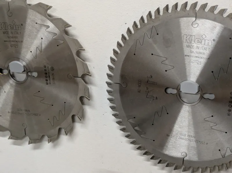Wall Mount for Table Saw Blades (30mm hole)
