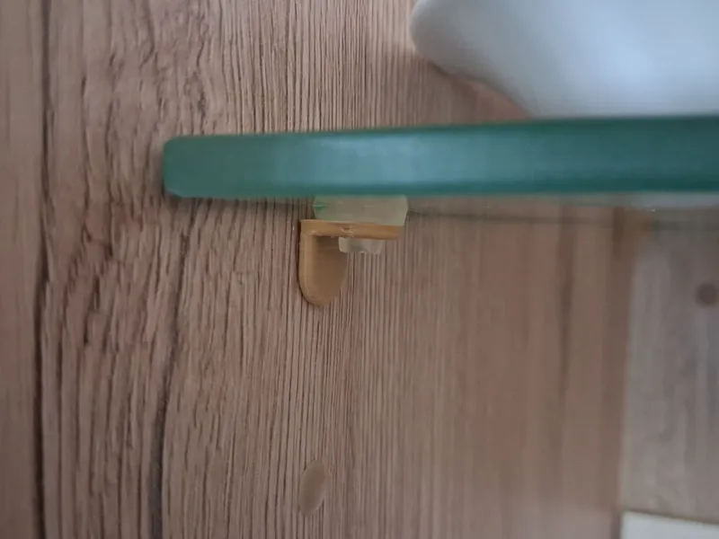 Glass shelf support