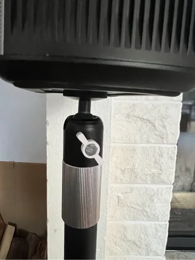 Wing Grip POLESTO Projector Stand