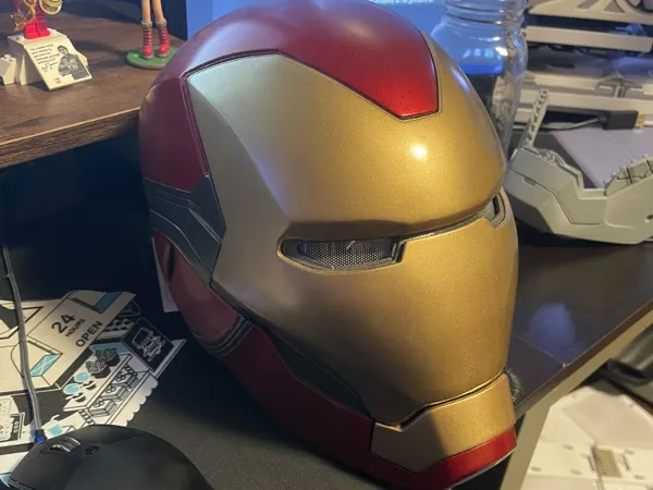 Casque Iron Man motorisé