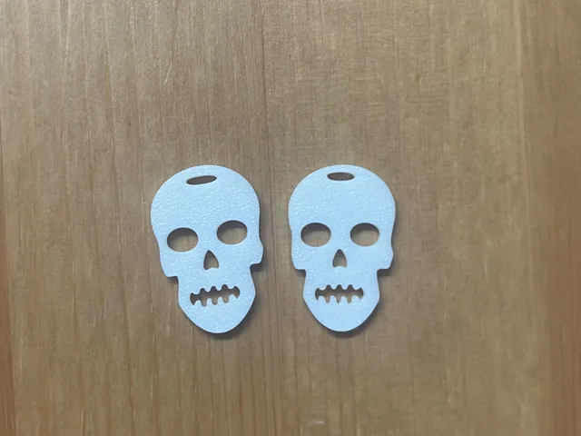 skull earrings