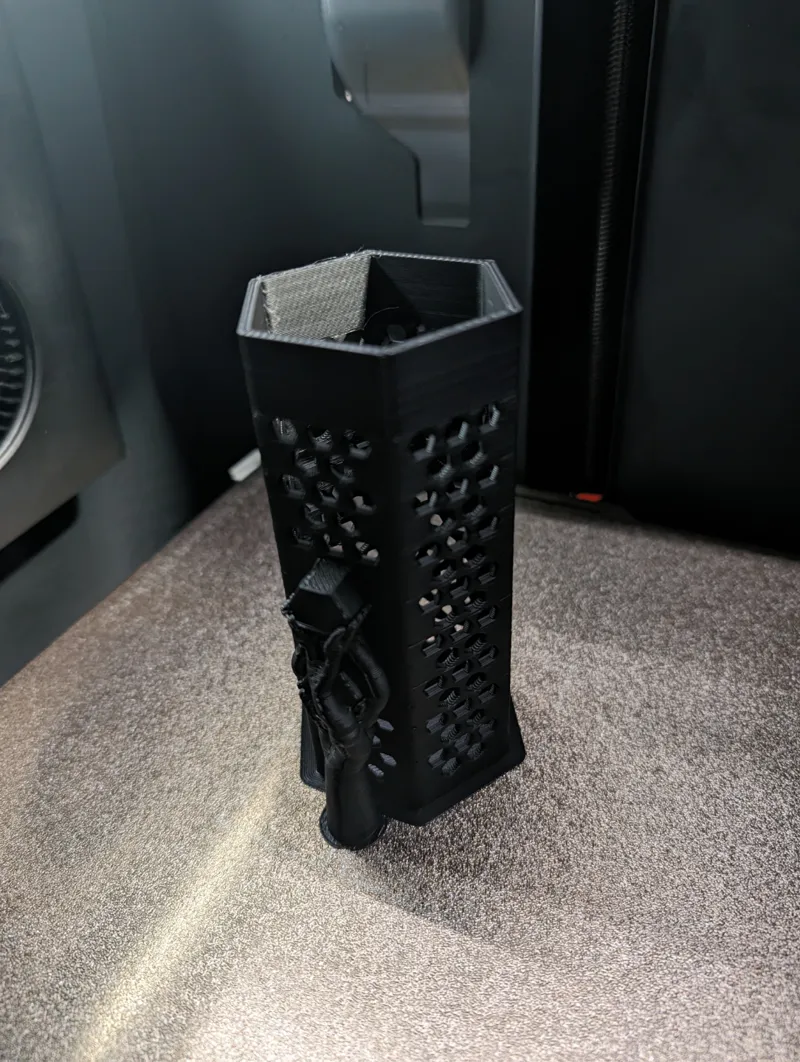 Large low filament cup for Honeycomb storage wall