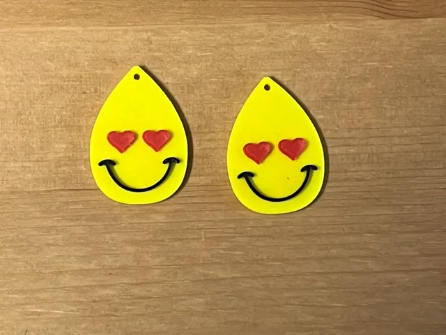 emoji heart eyes earrings