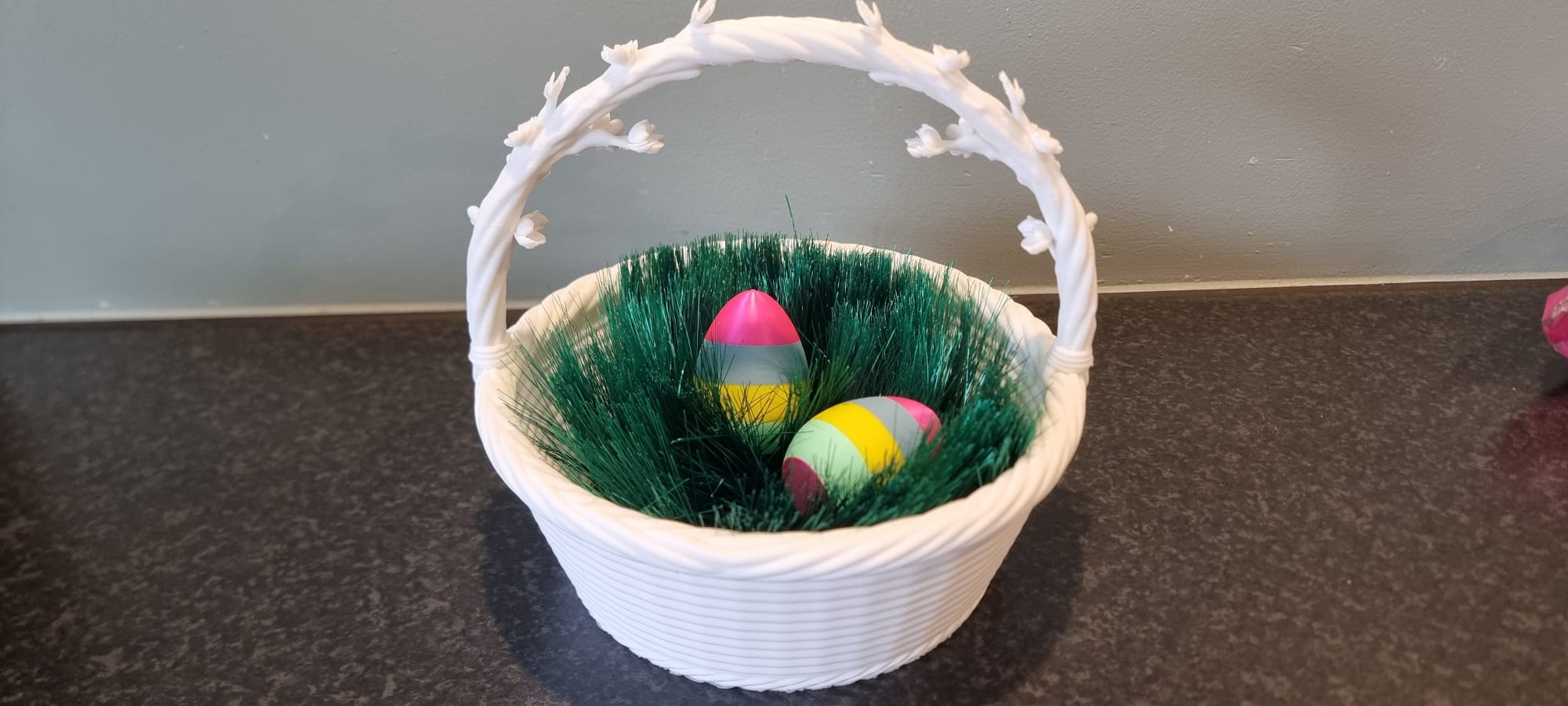 Miniatura 3 do modelo 3D Spring Chick Surprise Easter basket