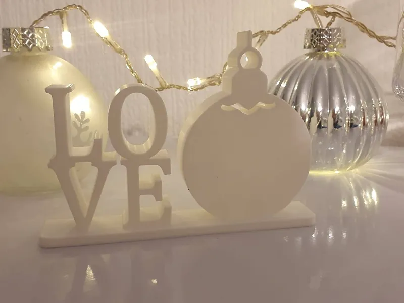 Bauble Themed Love Sign 6