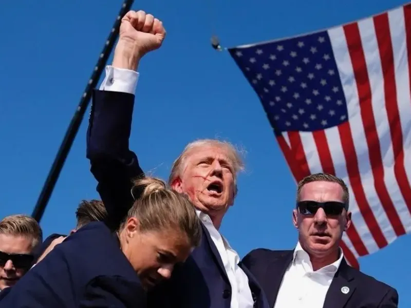 TrumpFistInAir