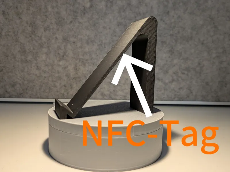 Handyhalter mit unsichtbarem NFC Tag