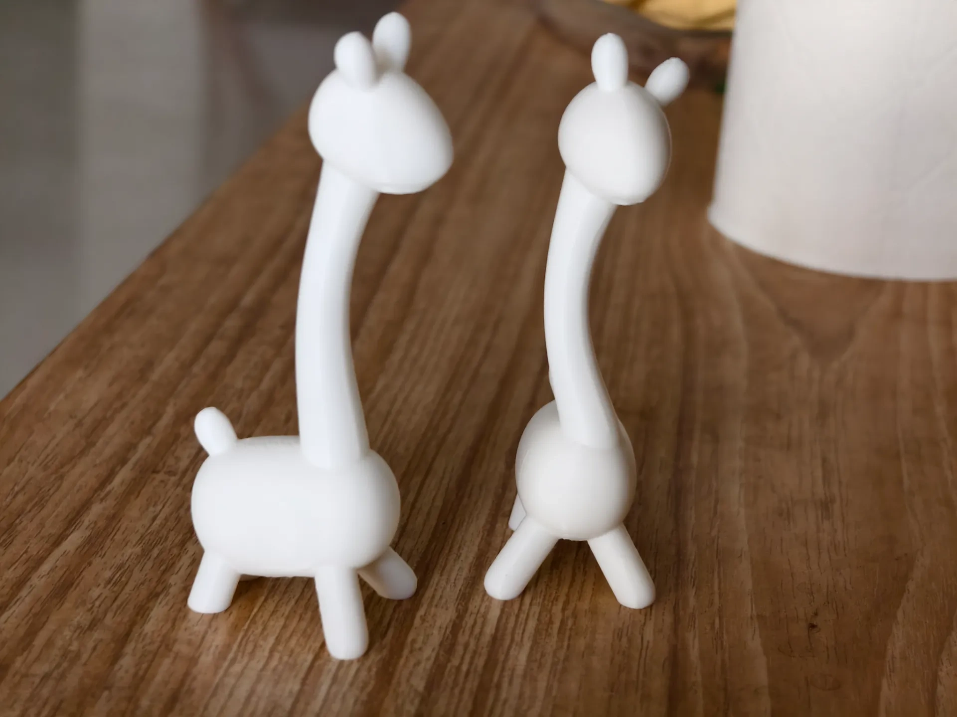 Miniatura 1 do modelo 3D 长颈鹿办公室小摆件