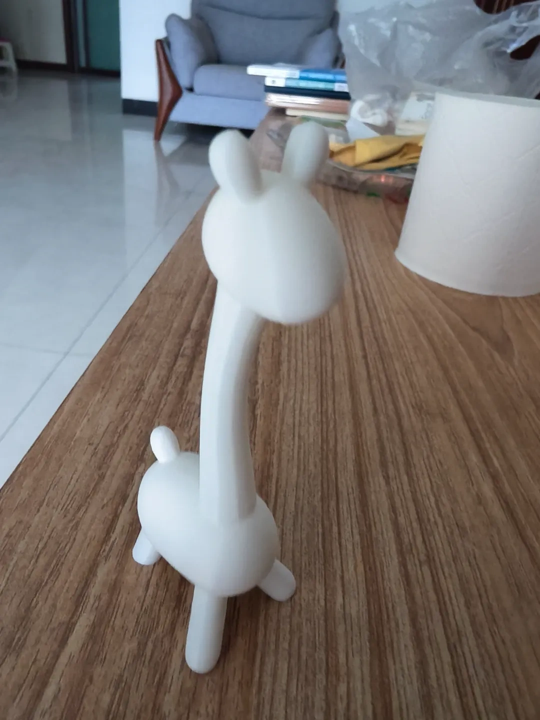 Miniatura 2 do modelo 3D 长颈鹿办公室小摆件
