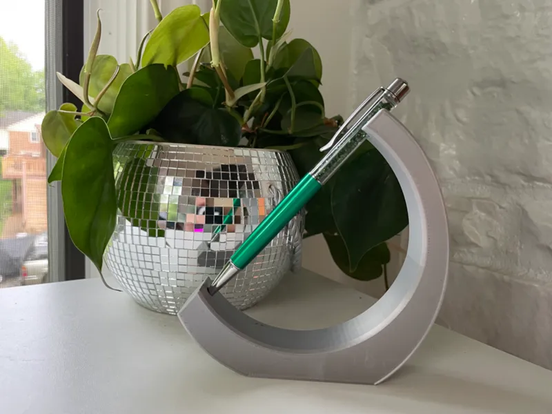 Modern Pen Stand