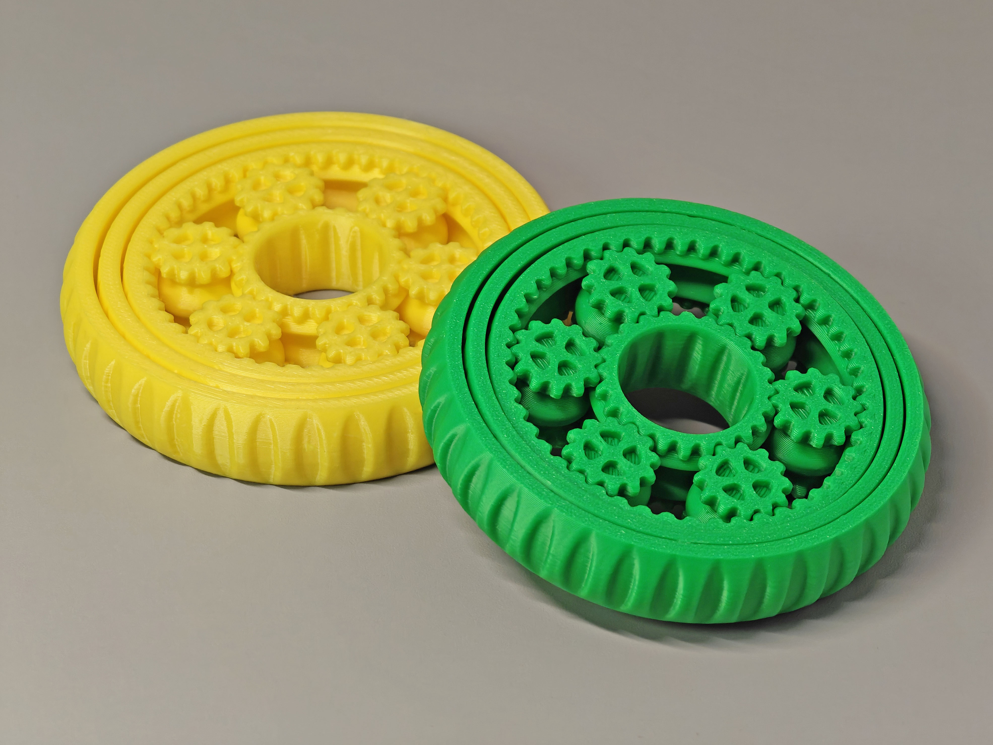 Miniatura 1 do modelo 3D 行星齿轮和旋转陀螺结合 解压指尖陀螺 TA7直纹