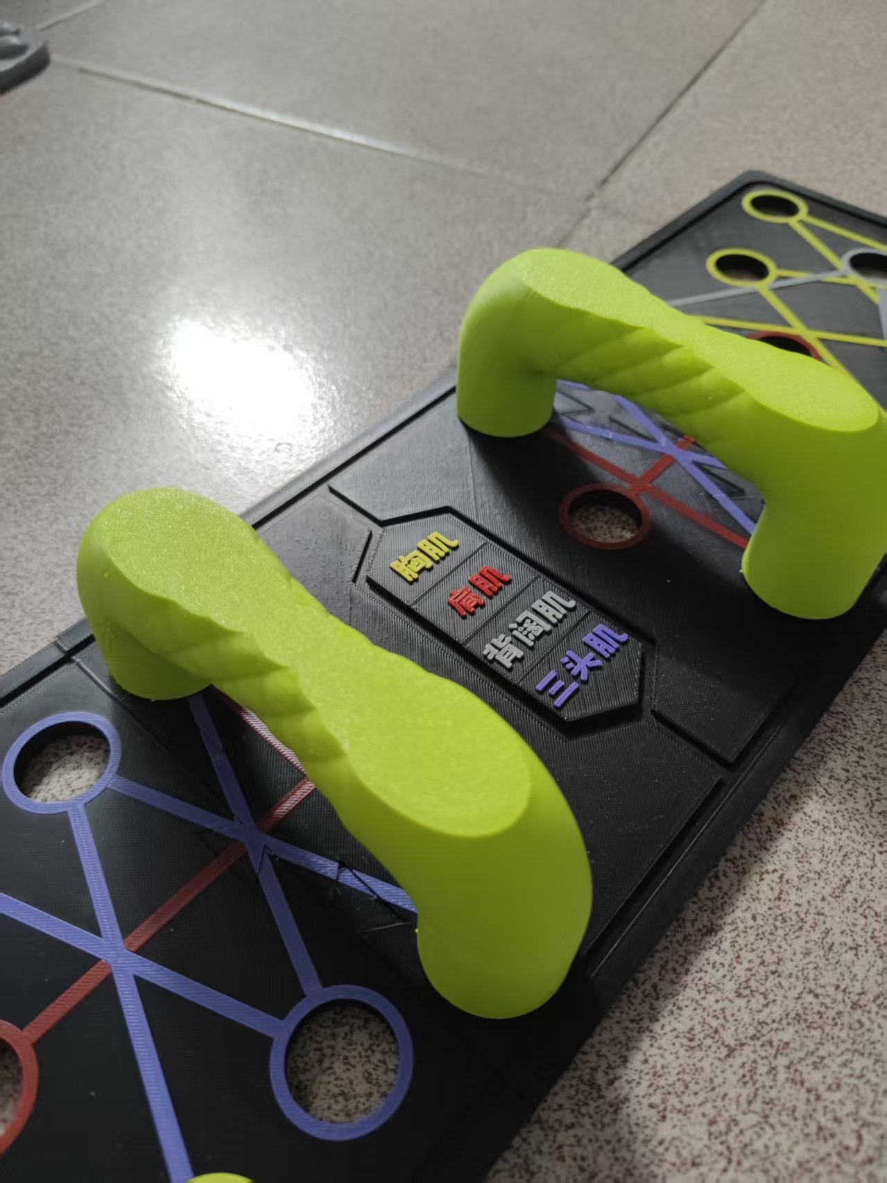 Miniatura 3 do modelo 3D 俯卧撑健身板