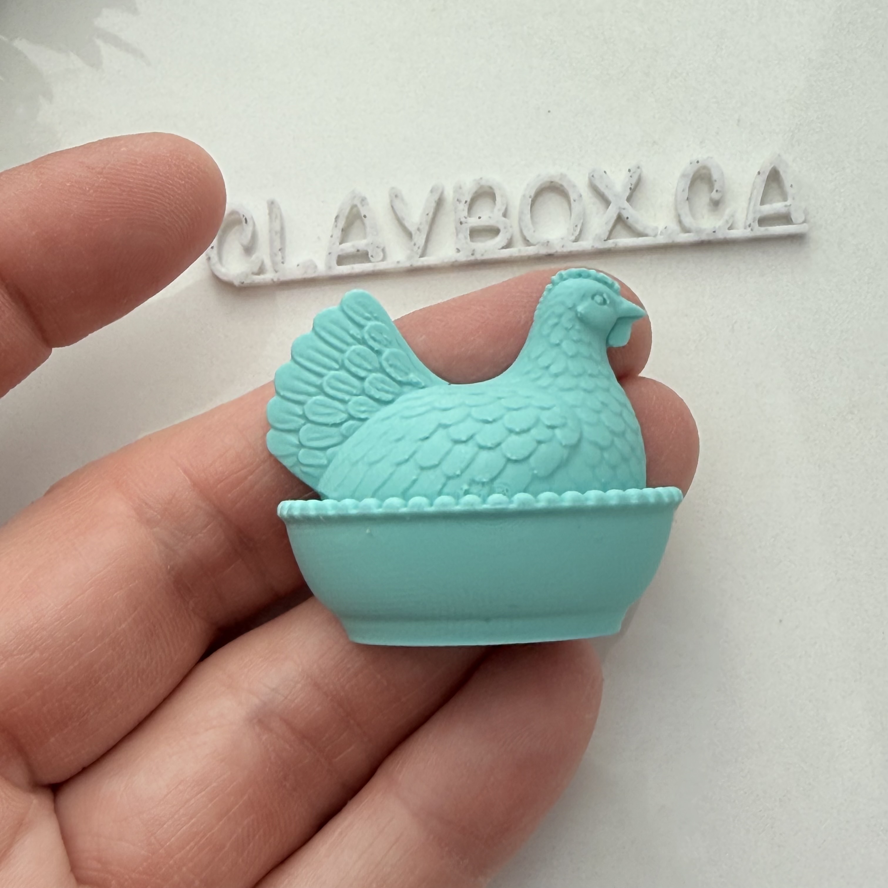 Miniatura 2 do modelo 3D Nesting Hen Dish Magnet
