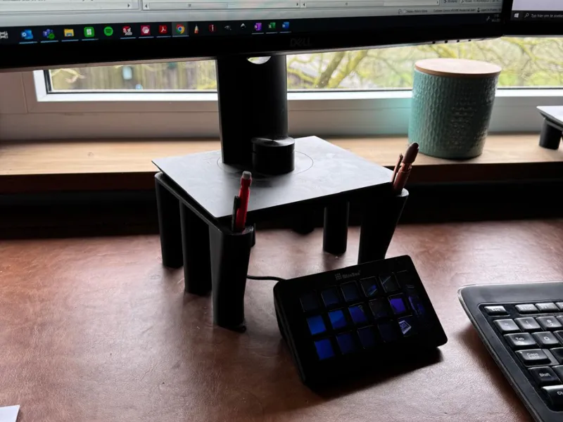 Moniter Raise stand with (and without) pen holders