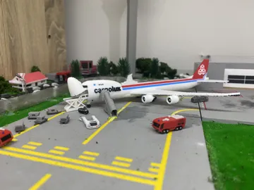 Accesorio para impresora 3D: 1:400 scale interactive Boeing 747-8F — vista de referencia 3