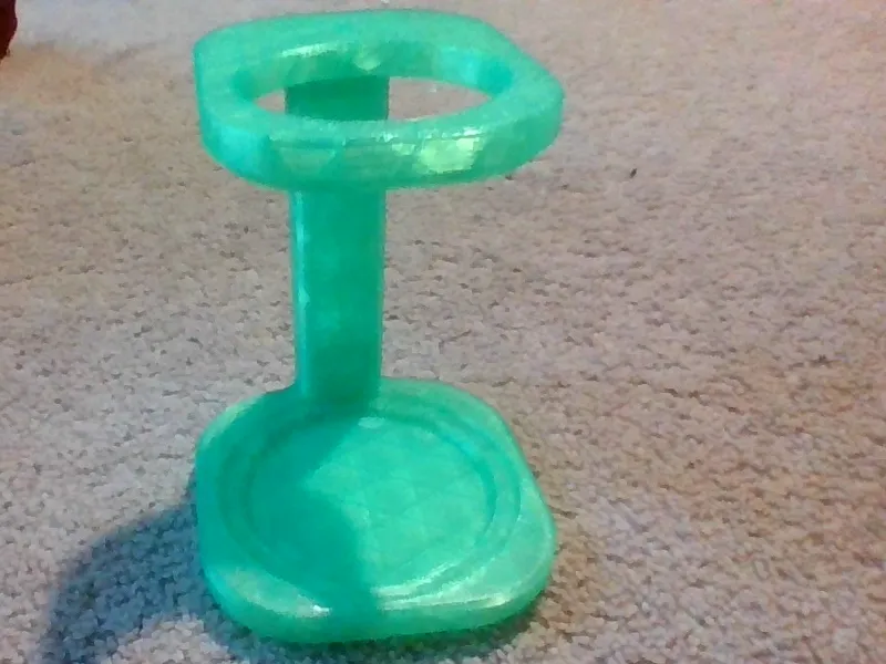 OutIn portable traveling stand