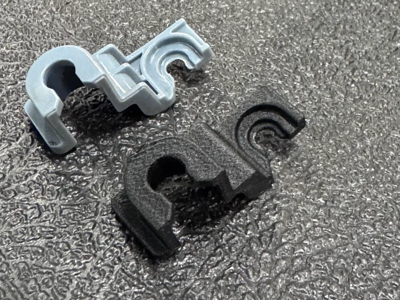 DST-i cable retaining clip 